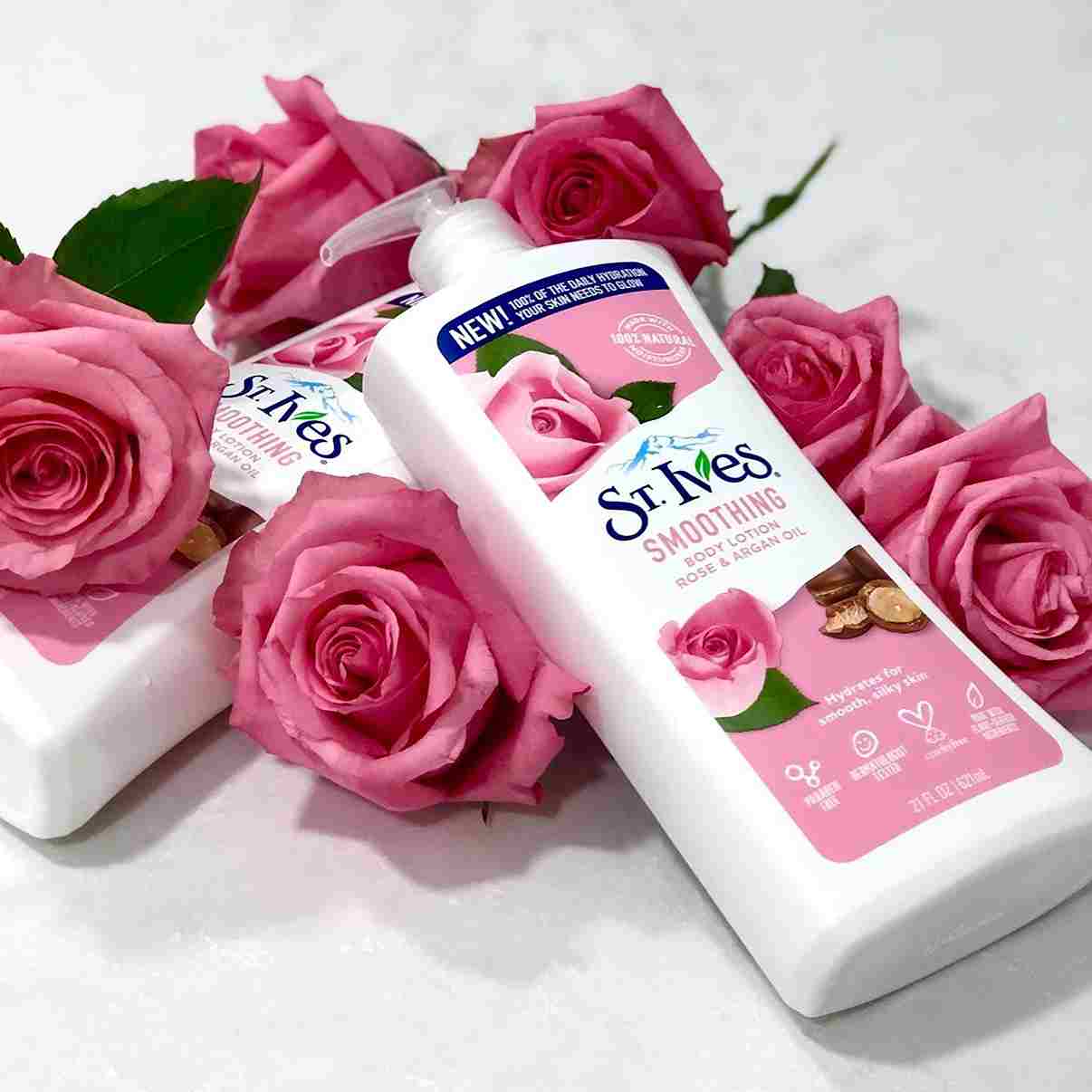 ST IVES SMOOTHING BODY LOTION ROSE & ARGAN OIL 621ml image 0