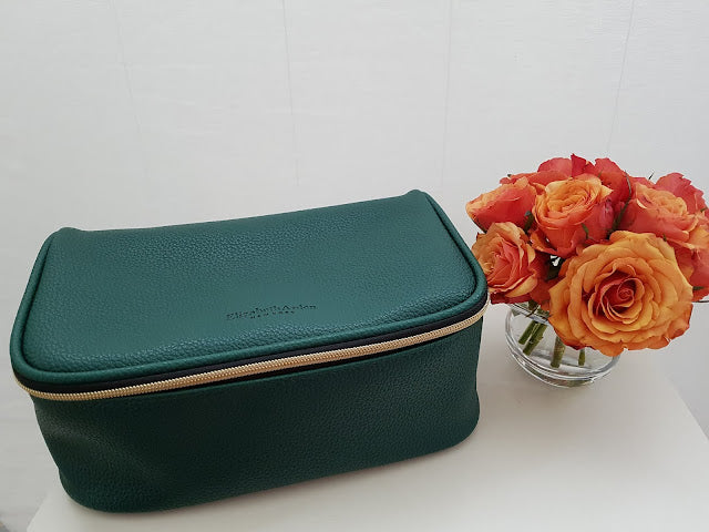 ELIZABETH ARDEN MAKE-UP PURSE - MEDIUM SIZE
